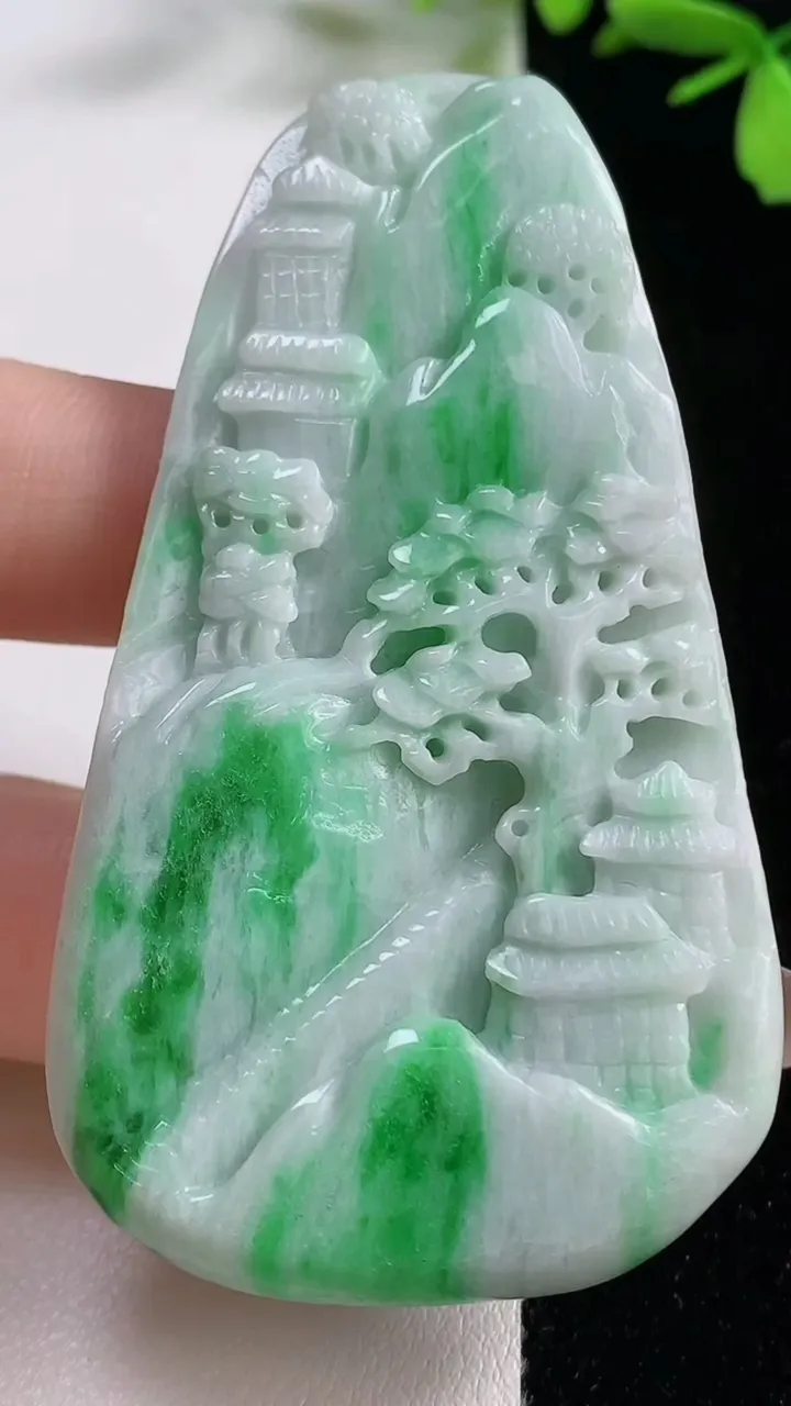 天然A货翡翠山水牌吊坠，尺寸69.5-39-9.2，重:41.72g
11月4日