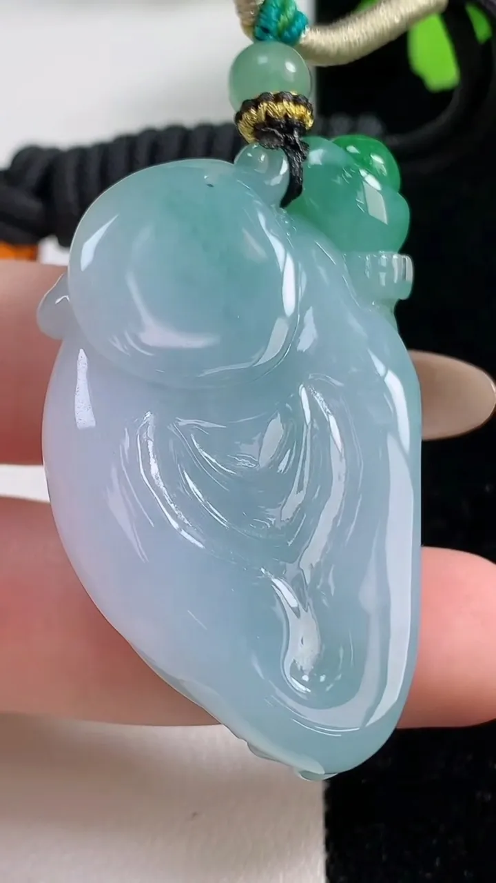 天然A货翡翠财神爷吊坠，尺寸44.4-27-11.8，重量:30.87g
11月4日