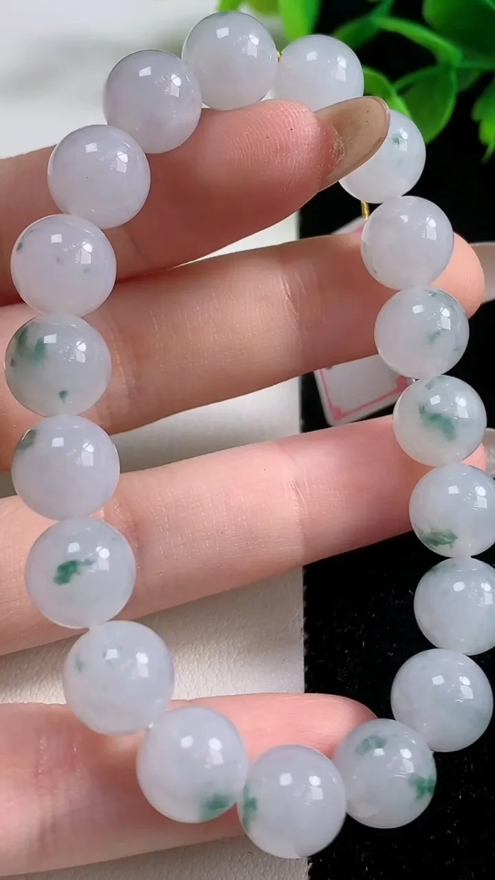 天然A货翡翠飘花圆珠手串，尺寸10-19颗，重量:32.75g11月4日
工厂直销收藏佳品,种好水足