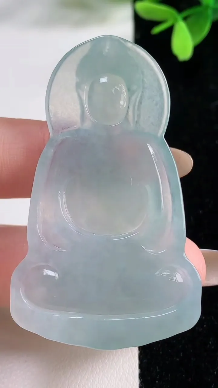 天然A货翡翠大日如来吊坠，尺寸58.2-34.6-6.6，重量:19.30g
11月4日