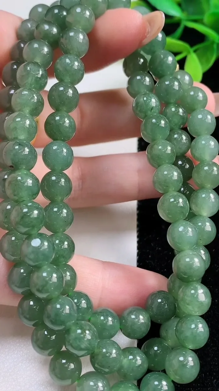 天然A货翡翠圆珠项链92颗，尺寸7.7，重:76.27g
11月4日