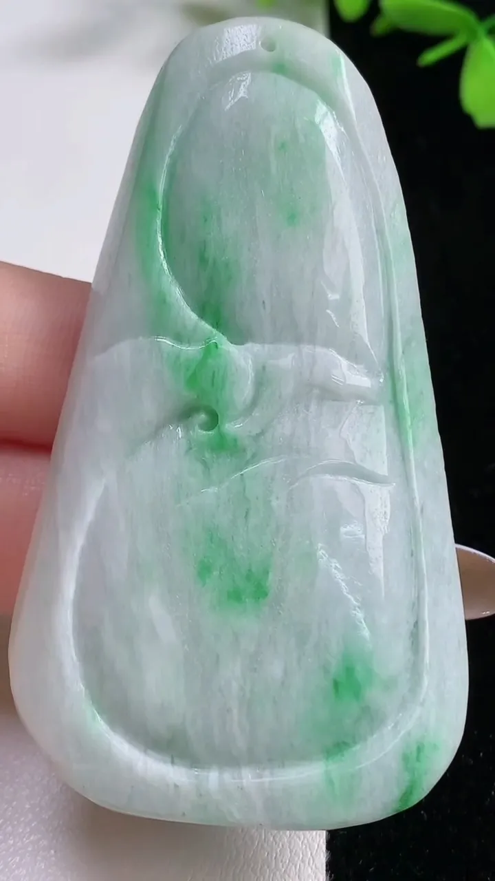 天然A货翡翠山水牌吊坠，尺寸69.5-39-9.2，重:41.72g
11月4日