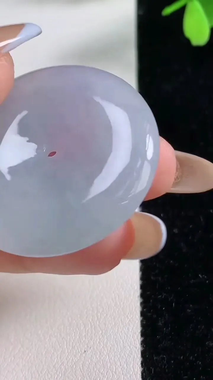 天然A货翡翠紫罗兰平安扣吊坠，尺寸34.8-5.7，重量:14.95g
11月4日