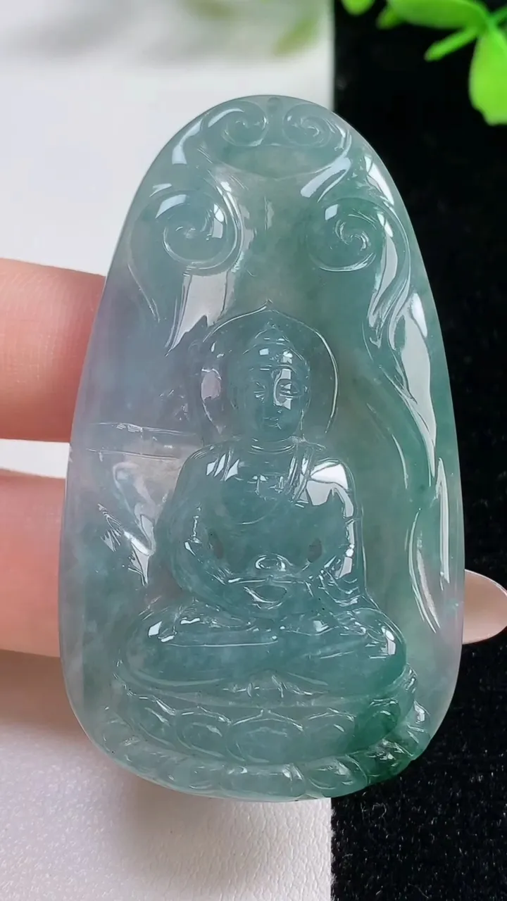 天然A货翡翠蓝水大日如来吊坠，尺寸61.3-34.5-6.2，重:22.16g
11月4日