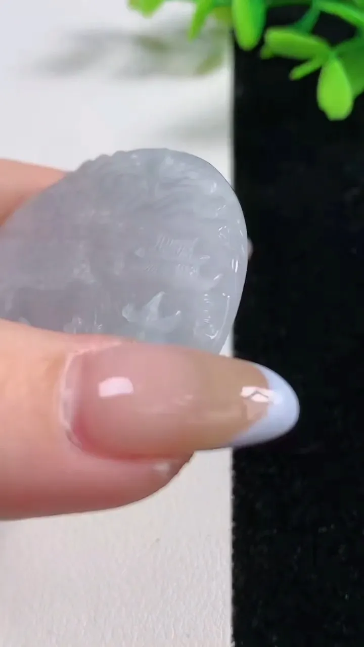 天然A货翡翠飘花山水牌吊坠，尺寸54.1-5.3，重:31.78g
11月4日