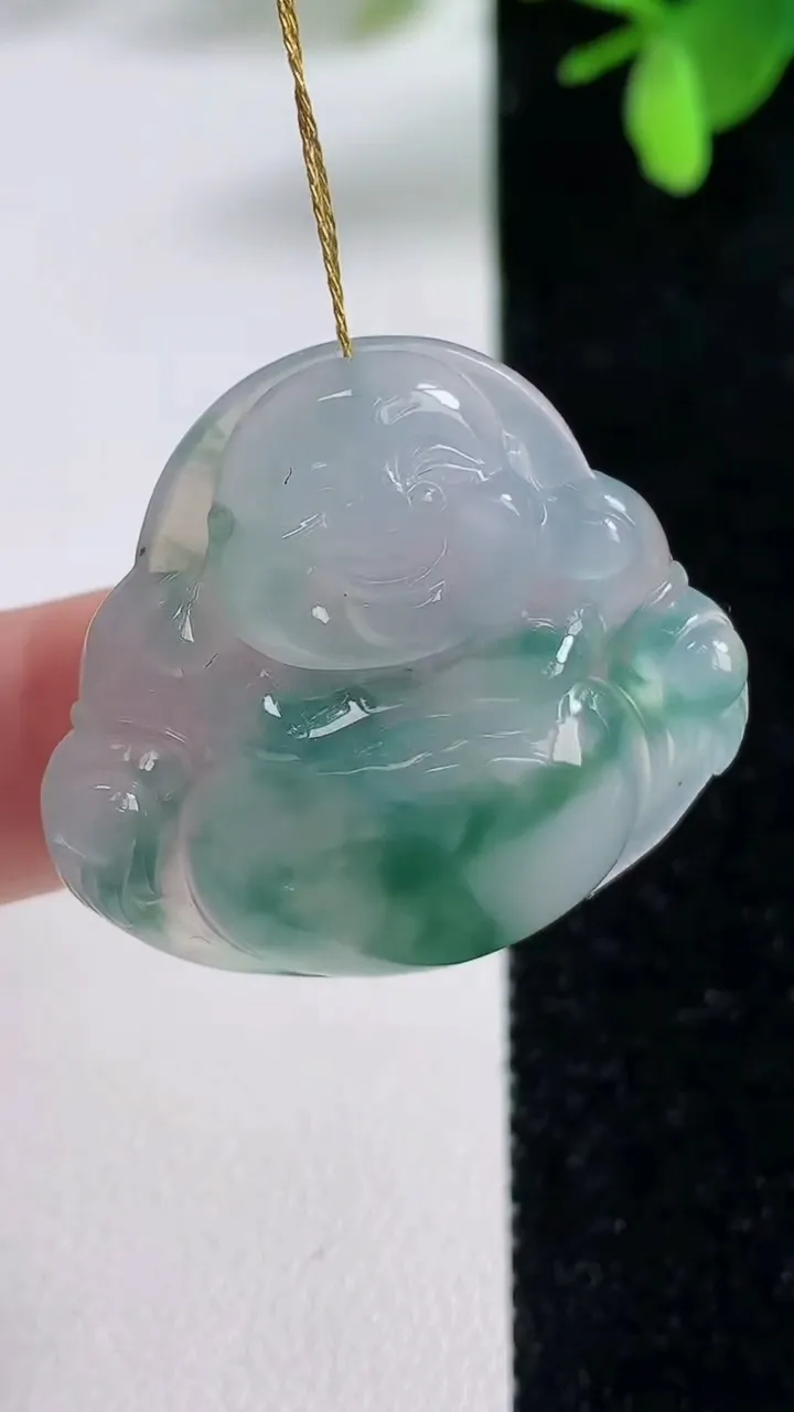 天然A货翡翠冰种飘花佛公吊坠，尺寸29.3-32.6-6，重量:9.04g
11月4日