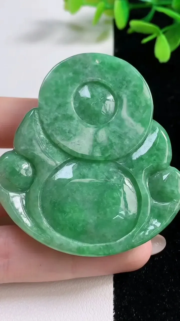 天然A货翡翠佛公吊坠，尺寸58.4-54.2-10.7，重:52.65g
11月4日