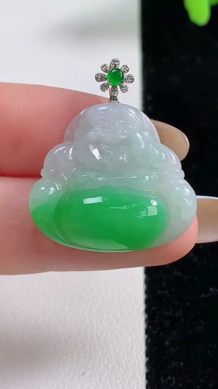 天然A货翡翠佛公吊坠，尺寸22.3-25-5.4，重量:4.91g
11月4日