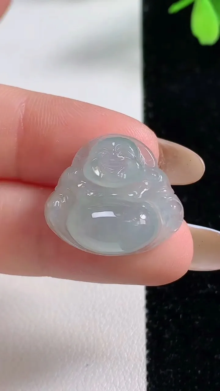 天然A货翡翠佛公吊坠，尺寸19.4-21.8-6.9，重量:4.05g
11月4日