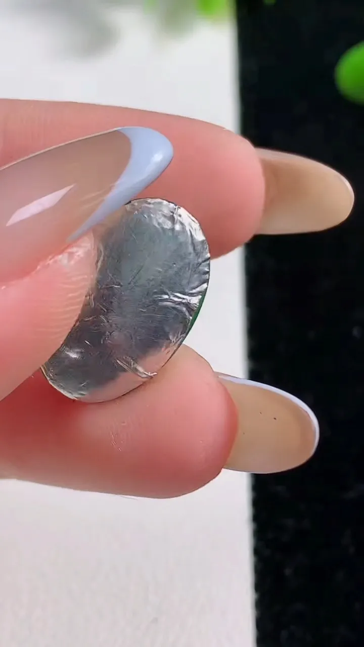 天然A货翡翠蛋面镶嵌件，尺寸18-12.2-5.2，重:1.94g
11月4日