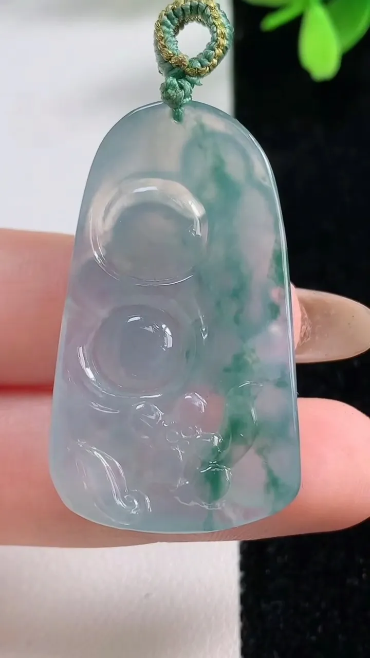 天然A货翡翠冰种飘花逍遥佛吊坠，尺寸40.6-23.2-5，重量:9.57g
11月4日