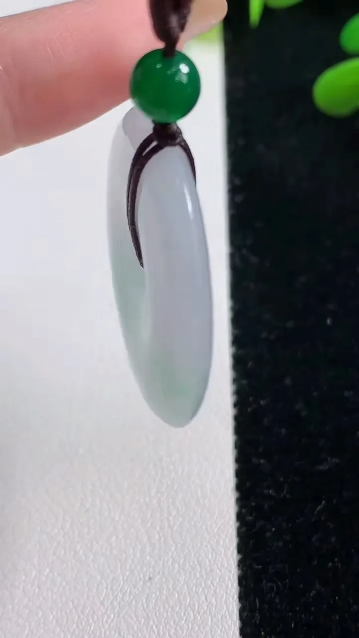 天然A货翡翠平安扣吊坠，尺寸34-5.5，重:13.05g
11月4日