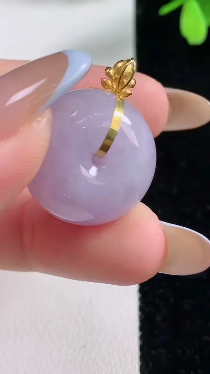 天然A货翡翠18K金紫罗兰路路通吊坠，尺寸20.2-12.7，重量:11.09g
11月4日