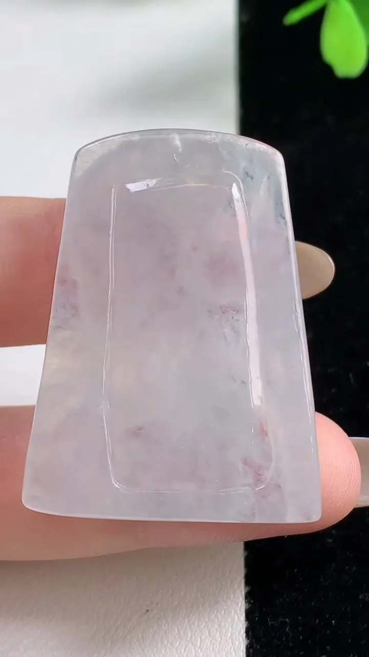 天然A货翡翠生肖虎吊坠，尺寸39-27.6-5.6，重量:12.16g
11月4日