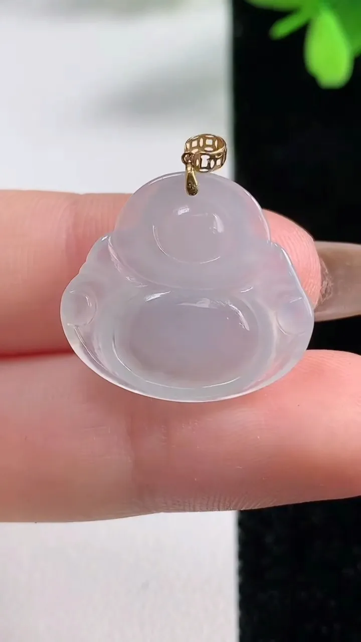 天然A货翡翠种白冰佛公吊坠，尺寸20-21.6-3.6，重量:2.61g
11月4日