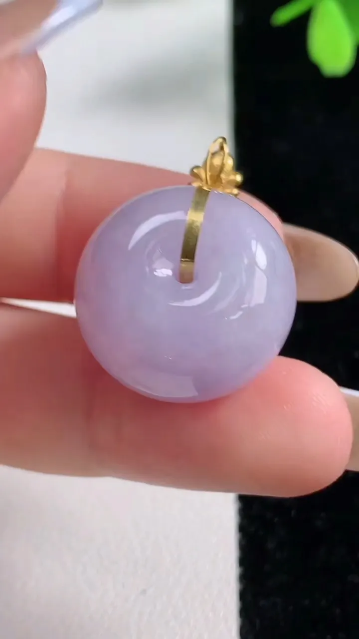 天然A货翡翠18K金紫罗兰路路通吊坠，尺寸20.2-12.7，重量:11.09g
11月4日