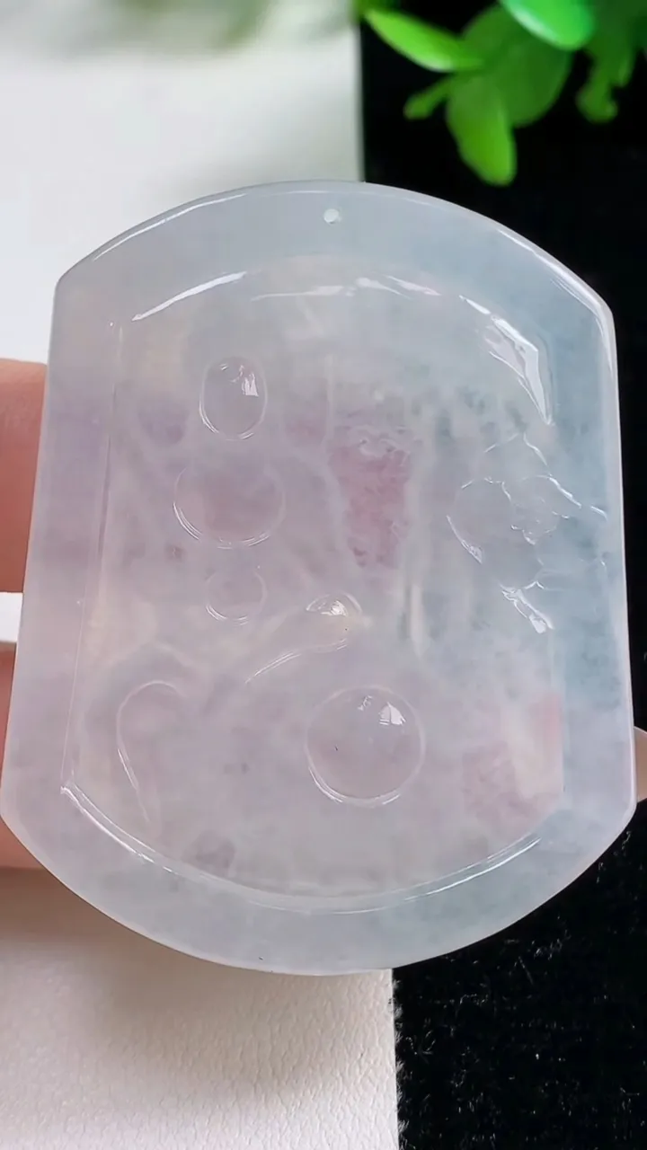 天然A货翡翠文殊菩萨吊坠，尺寸51.6-42-5.8，重量:26.45g
11月4日