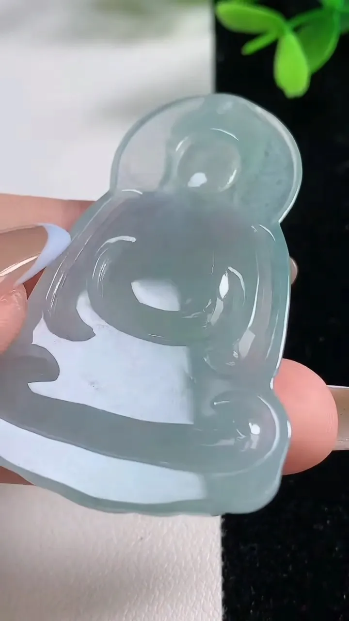 天然A货翡翠大日如来吊坠，尺寸58.2-34.6-6.6，重量:19.30g
11月4日