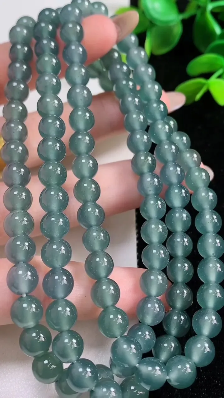 天然A货翡翠货蓝水圆珠项链108颗，尺寸7，重:63.08g11月4日
工厂直销收藏佳品,种好水足，