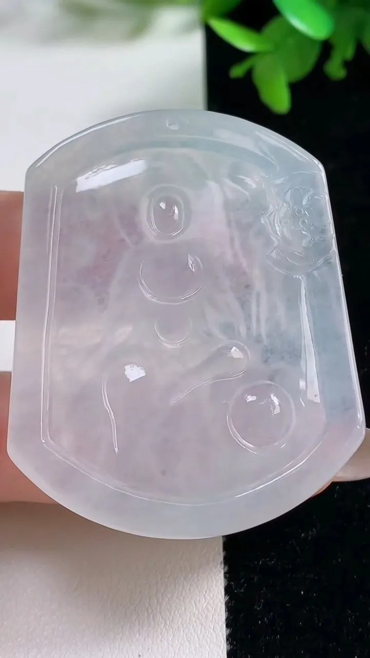 天然A货翡翠普贤菩萨吊坠，尺寸51.8-41.5-5.6，重量:24.81g
11月4日