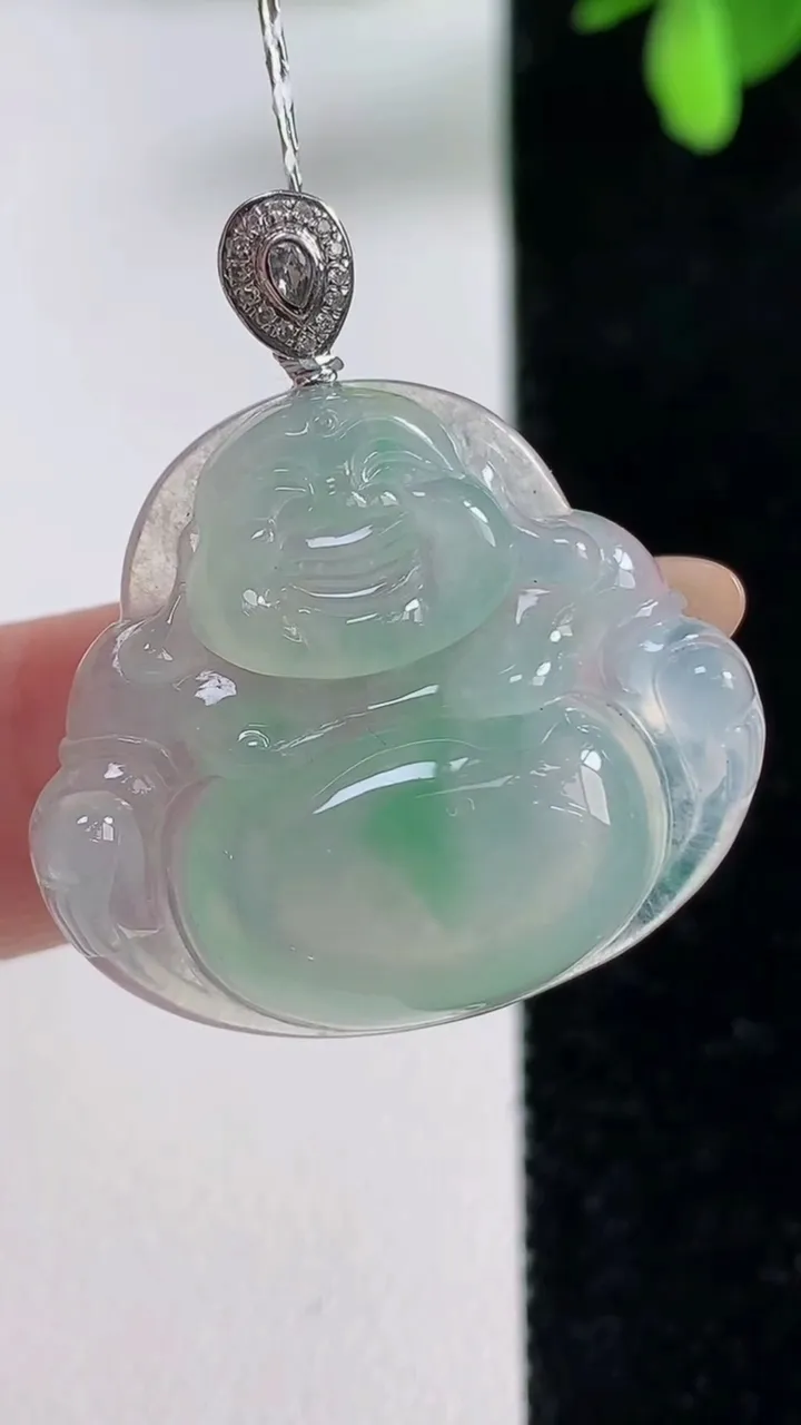 天然A货翡翠佛公吊坠，尺寸25-28.4-5.7，重量:6.57g
11月4日
