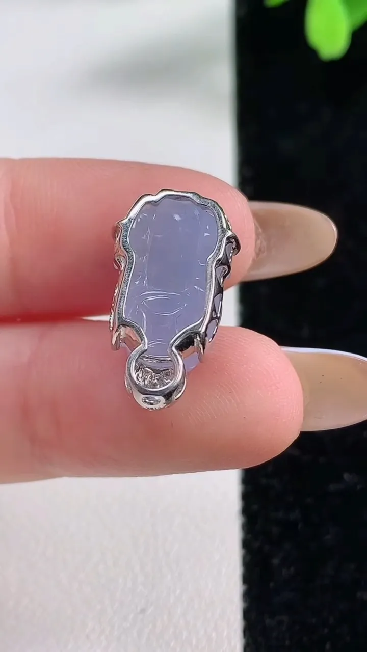 天然A货翡翠18K金紫罗兰貔貅吊坠，尺寸15.3-11-10，重量:3.12g
11月4日