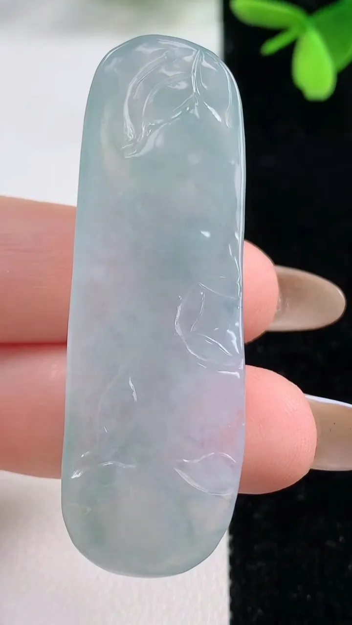 天然A货翡翠悟道吊坠，尺寸53.7-17.2-10，重量:13.56g
11月4日