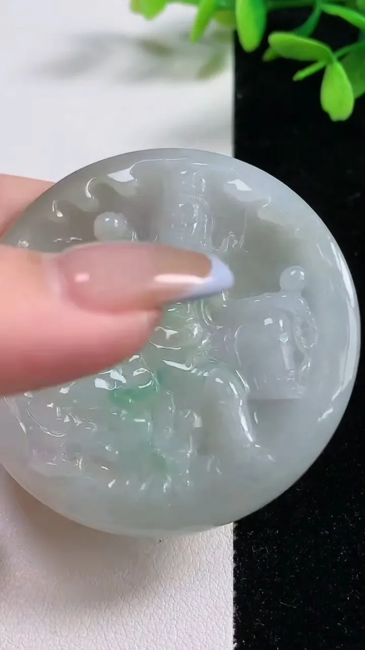 天然A货翡翠文殊菩萨吊坠，尺寸56.3-5.2，重:32.41g
11月4日