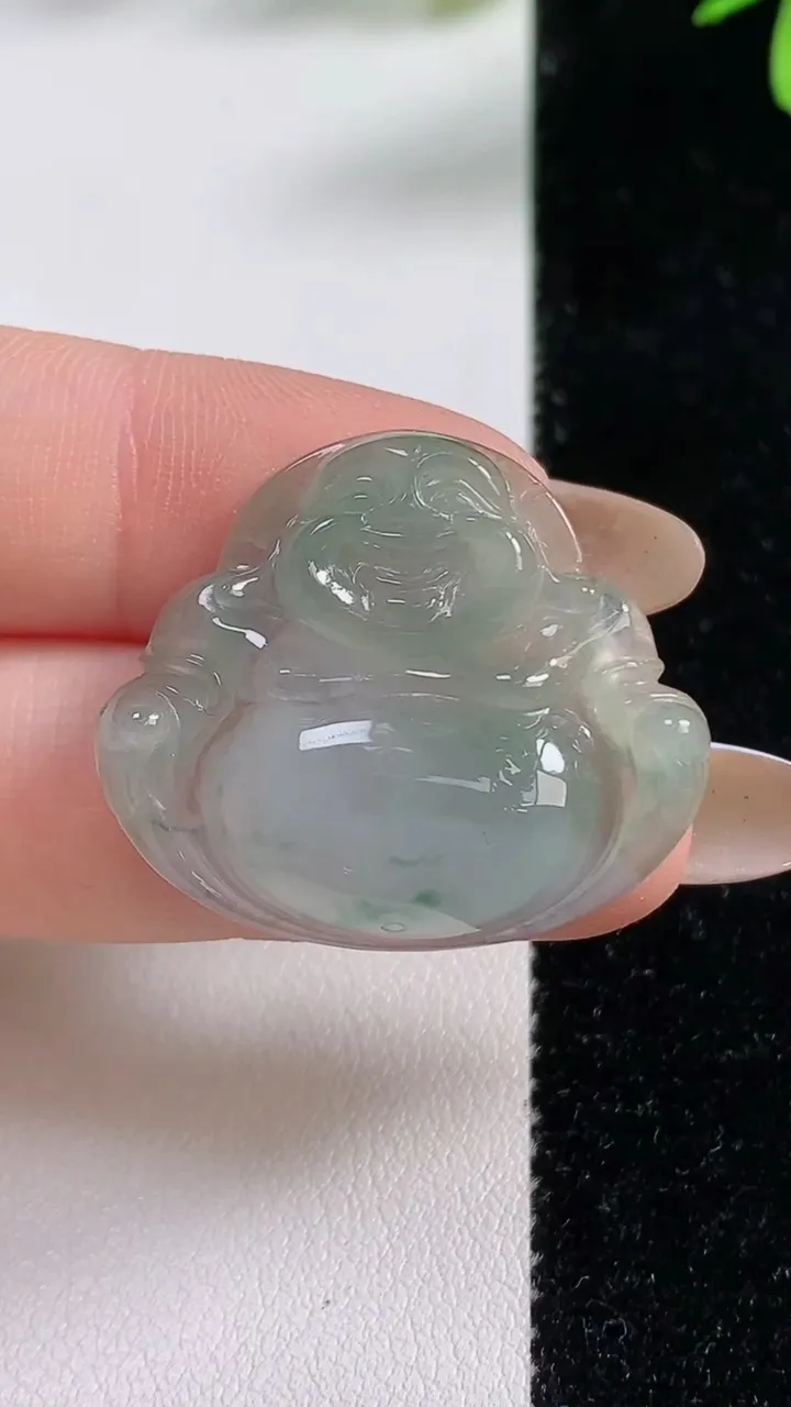 天然A货翡翠冰种飘花佛公吊坠，尺寸26-30.5-6，重:6.30g
11月4日