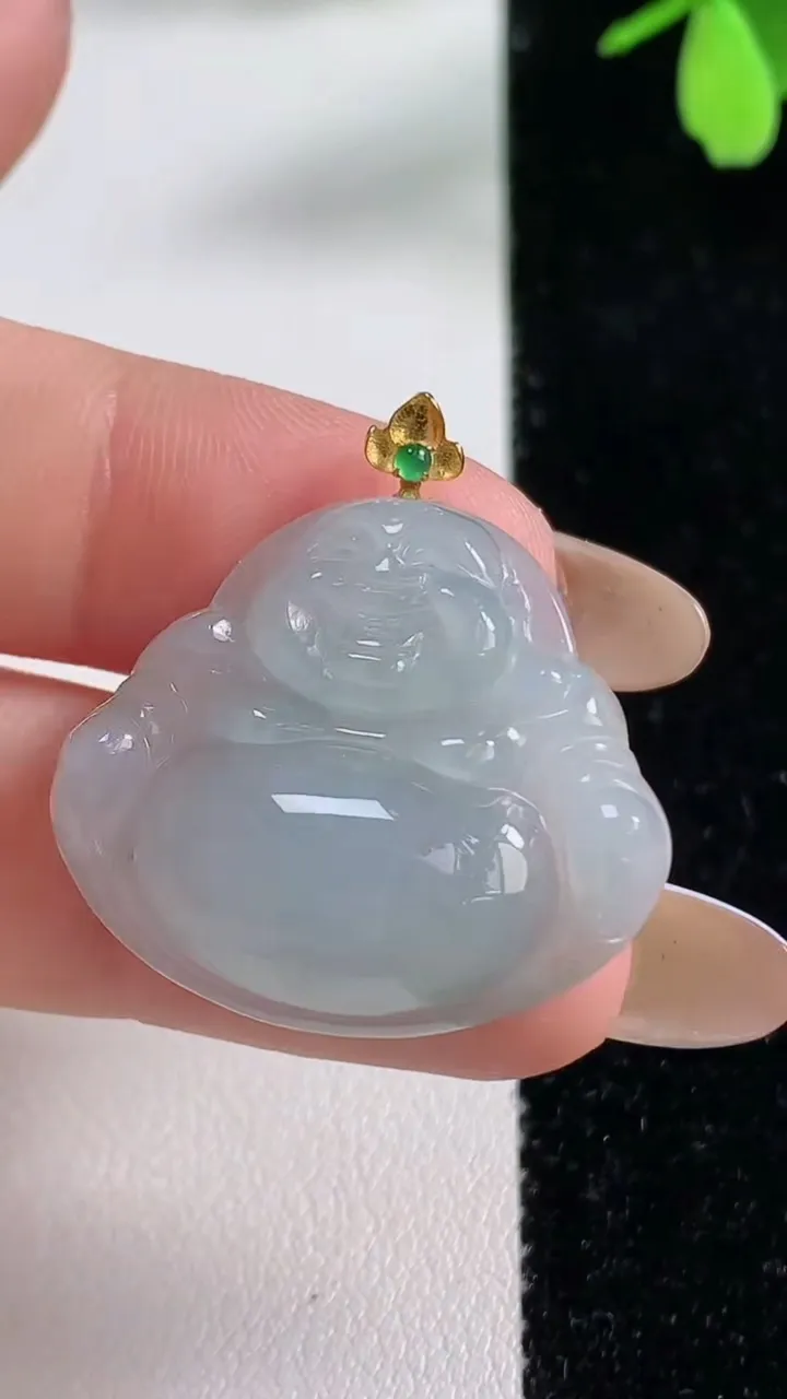 天然A货翡翠佛公吊坠，尺寸25.2-28.3-5.8，重量:6.20g
11月4日