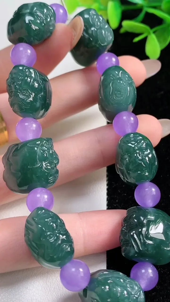 天然A货翡翠货蓝水罗汉头手串，尺寸17-19-13，重:69.83g11月4日
工厂直销收藏佳品,种
