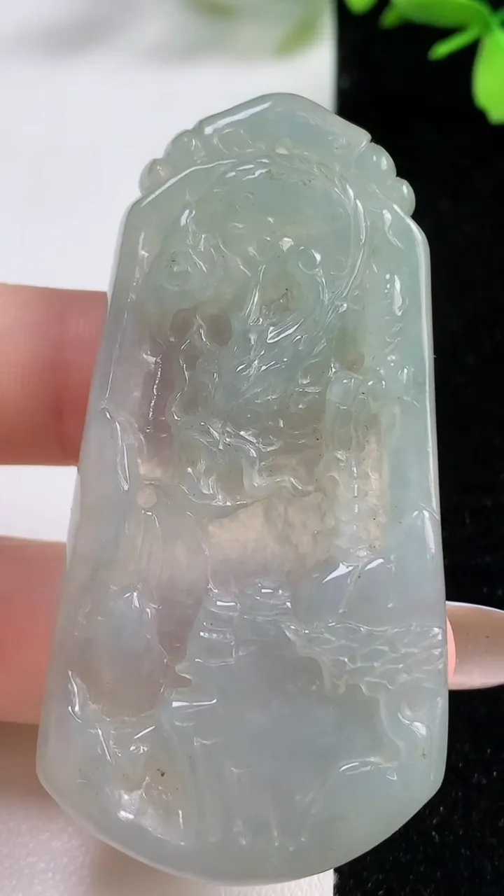 天然A货翡翠龙牌吊坠，尺寸 60-32-6，重: 27.33g
11月4日