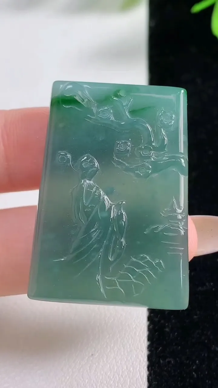 天然A货翡翠蓝水山水牌吊坠，尺寸38.4-26.8-4.6，重:13.24g
11月4日