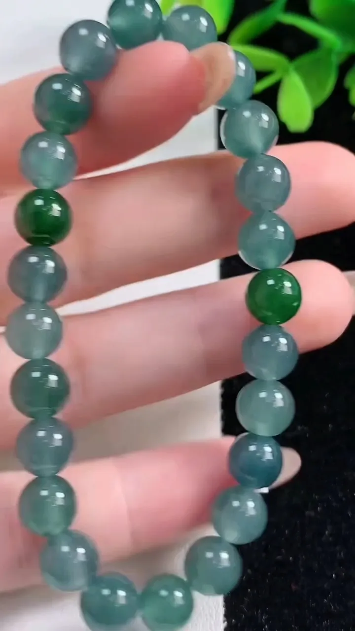 天然A货翡翠圆珠手串，尺寸7.2-24颗，重量:19.21g11月4日
工厂直销收藏佳品,种好水足，色泽均匀，有种有色，上手高大气！