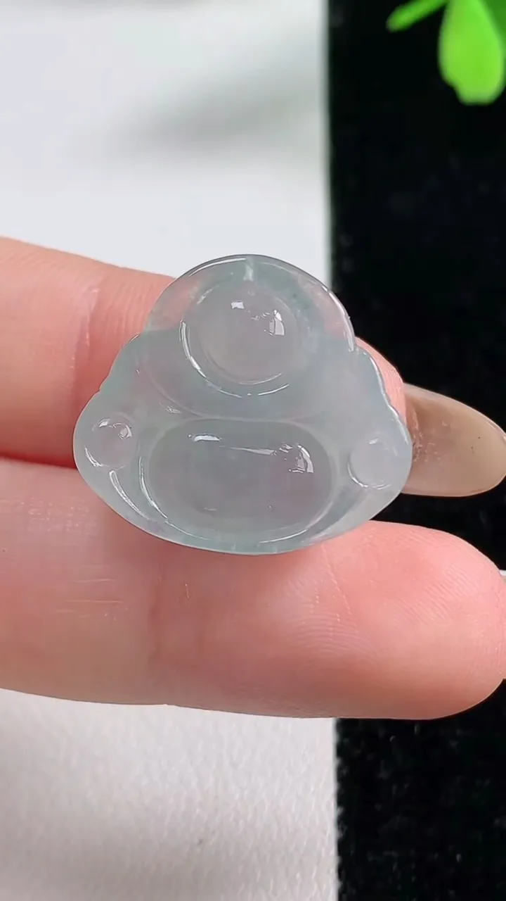 天然A货翡翠佛公吊坠，尺寸19.4-21.8-6.9，重量:4.05g
11月4日