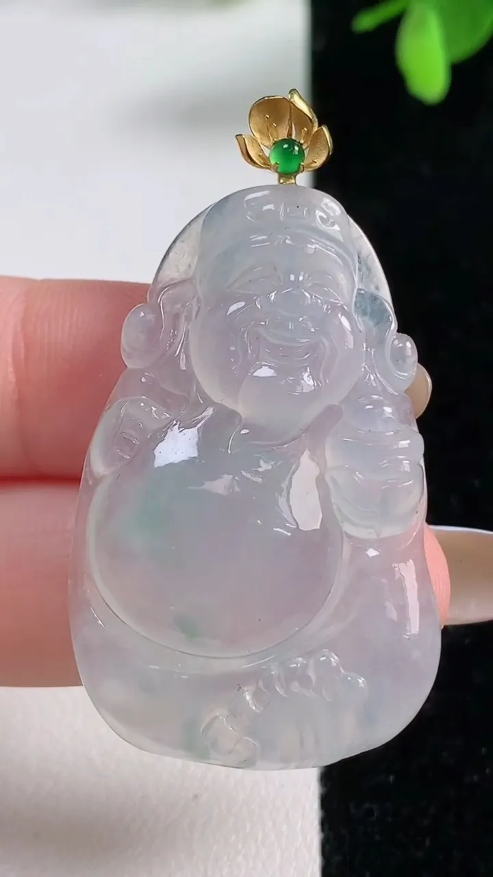 天然A货翡翠种飘花财神爷吊坠，尺寸41.5-26.6-5.9，重量:10.82g
11月4日