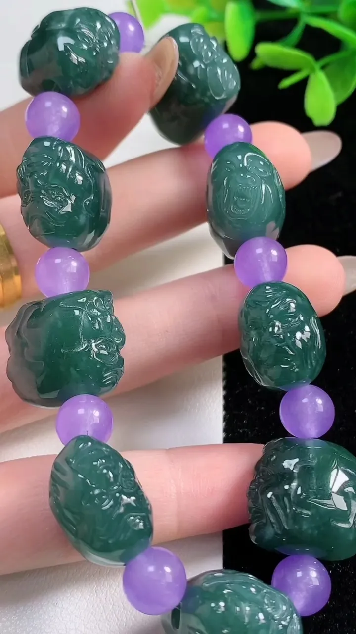 天然A货翡翠货蓝水罗汉头手串，尺寸17-19-13，重:69.83g11月4日
工厂直销收藏佳品,种