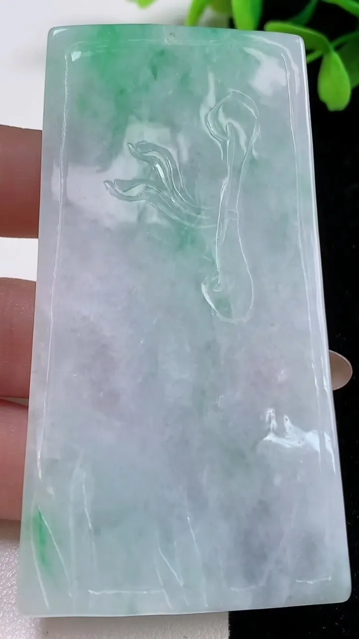 天然A货翡翠山水牌吊坠，尺寸80-43.5-7，重:59.90g
11月4日