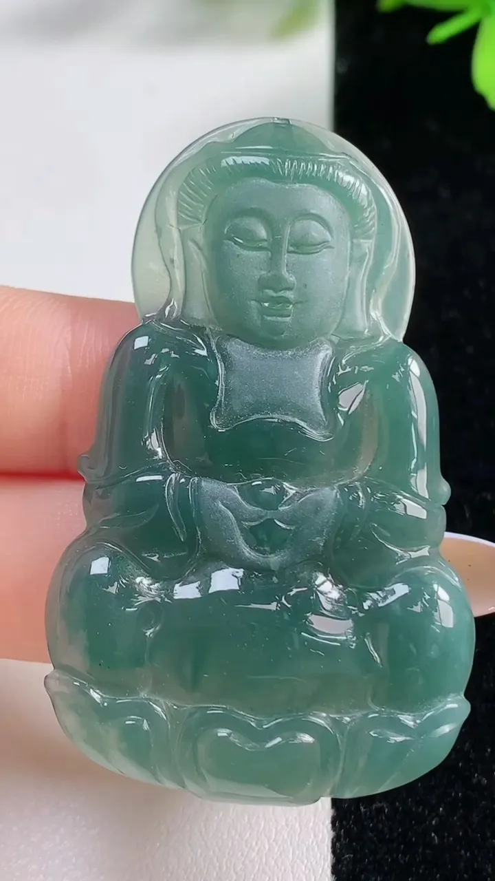 天然A货翡翠蓝水观音菩萨吊坠，尺寸55-34.2-4.6，重:14.28g
11月4日