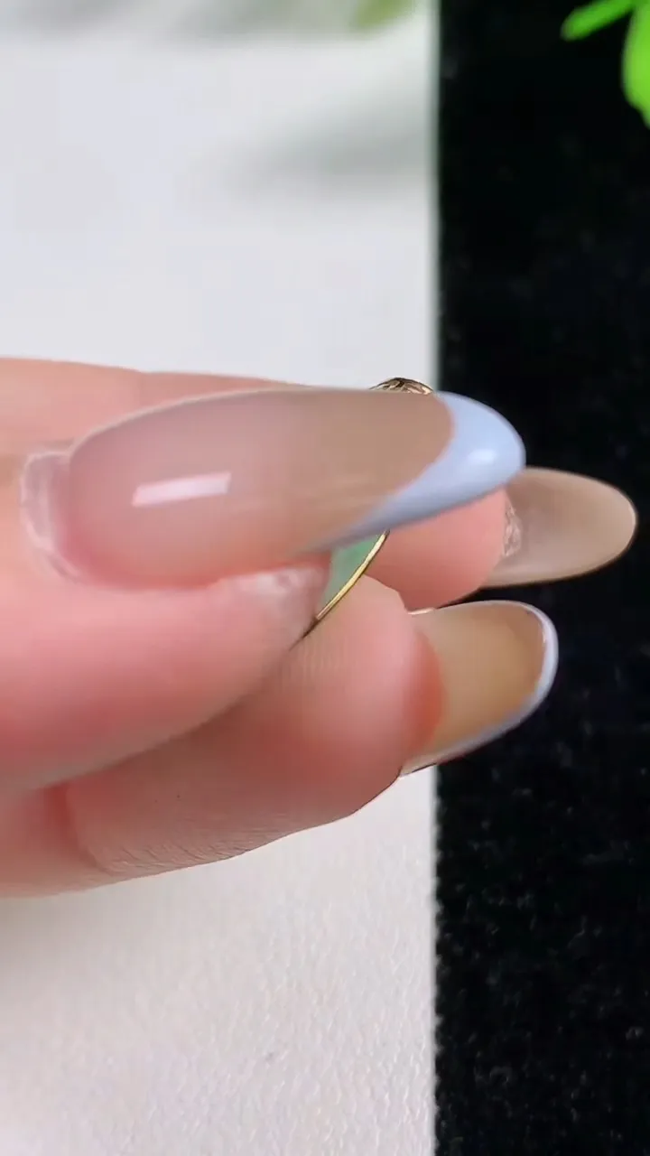 天然A货翡翠无事牌吊坠，尺寸24.6-3.5，重:4.96g
11月4日