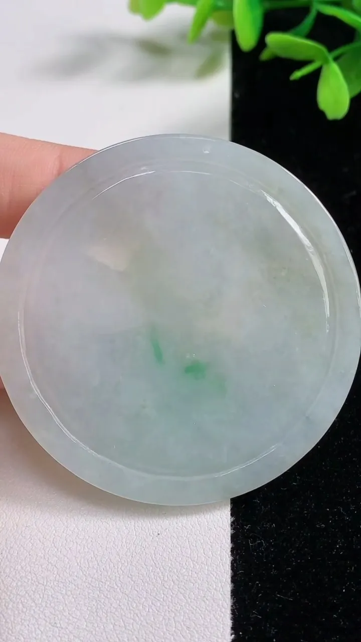 天然A货翡翠文殊菩萨吊坠，尺寸56.3-5.2，重:32.41g
11月4日