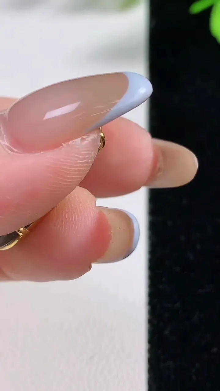 天然A货翡翠k金蓝水金枝玉叶 叶子吊坠，尺寸30-14.5-3.8，重:2.42g
11月4日