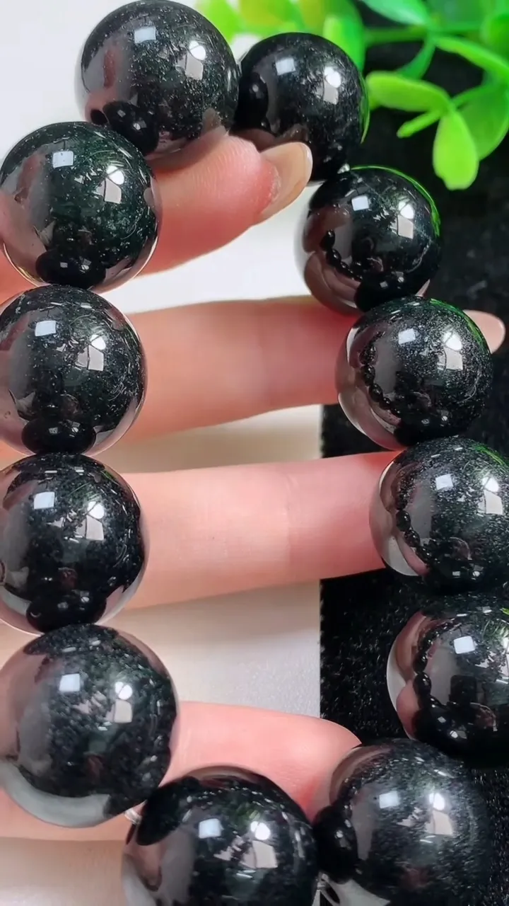 天然A货翡翠货墨翠圆珠手串12颗，尺寸18，重:118.82g11月4日
工厂直销收藏佳品,种好水足
