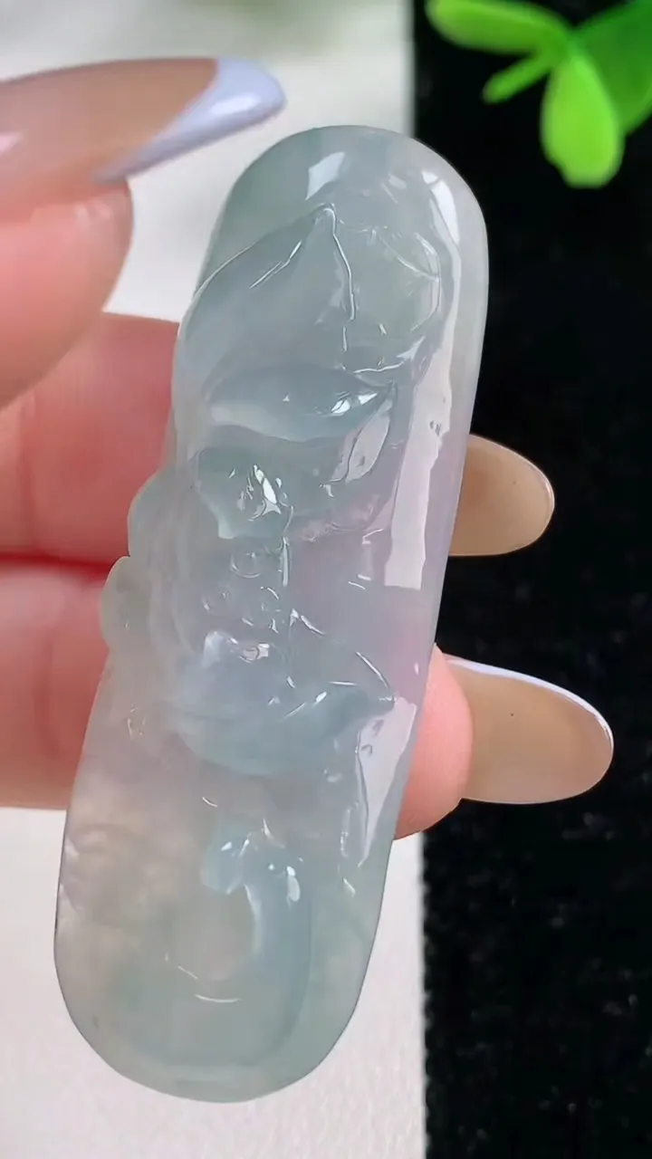 天然A货翡翠悟道吊坠，尺寸53.7-17.2-10，重量:13.56g
11月4日