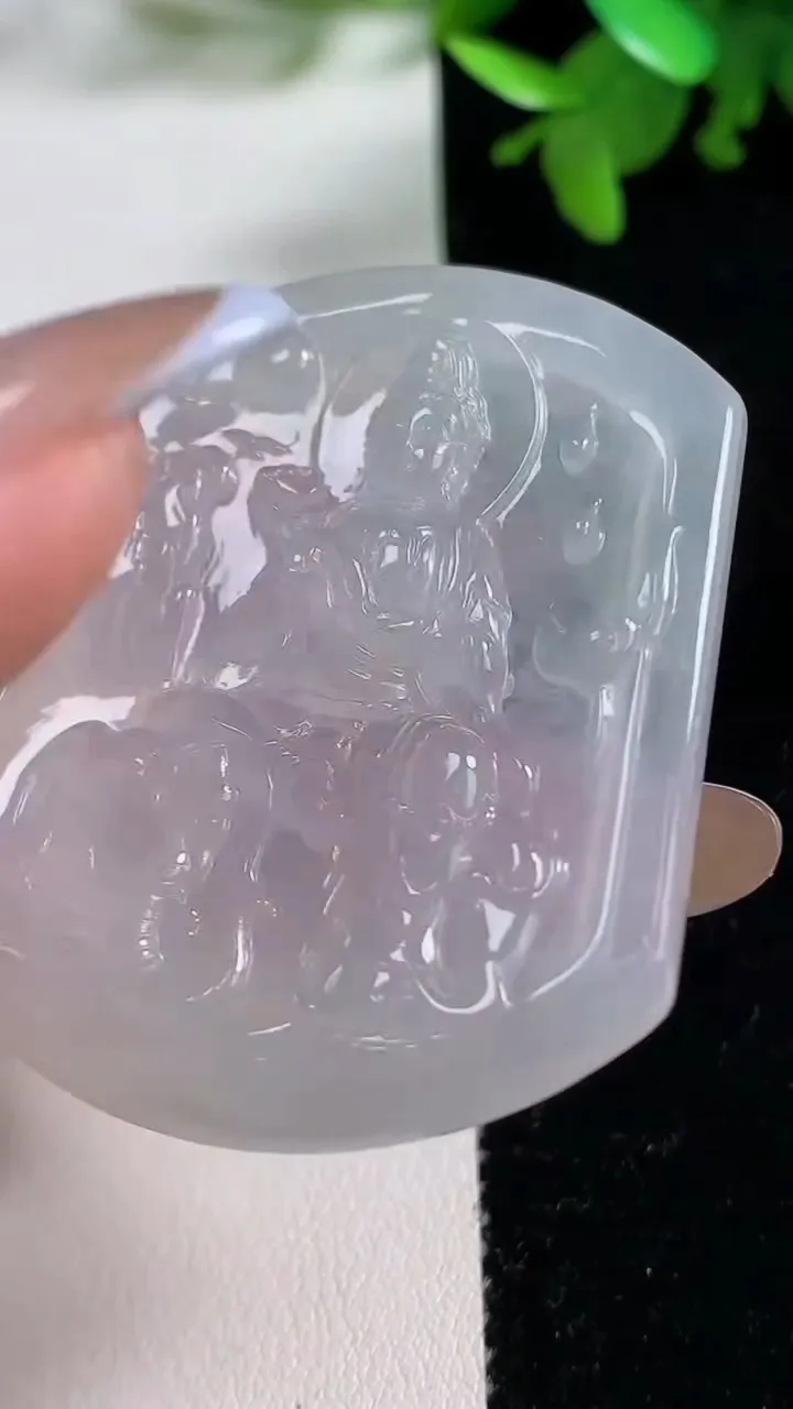 天然A货翡翠普贤菩萨吊坠，尺寸51.8-41.5-5.6，重量:24.81g
11月4日