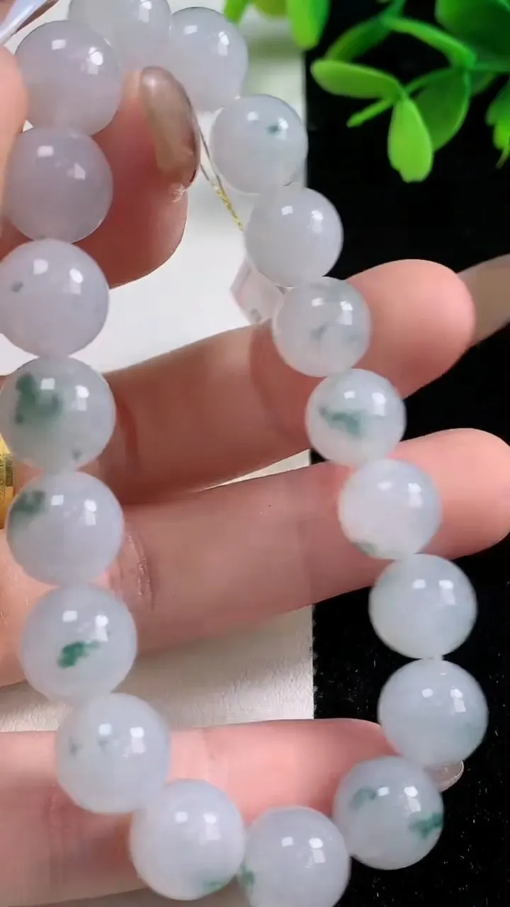 天然A货翡翠飘花圆珠手串，尺寸10-19颗，重量:32.75g11月4日
工厂直销收藏佳品,种好水足