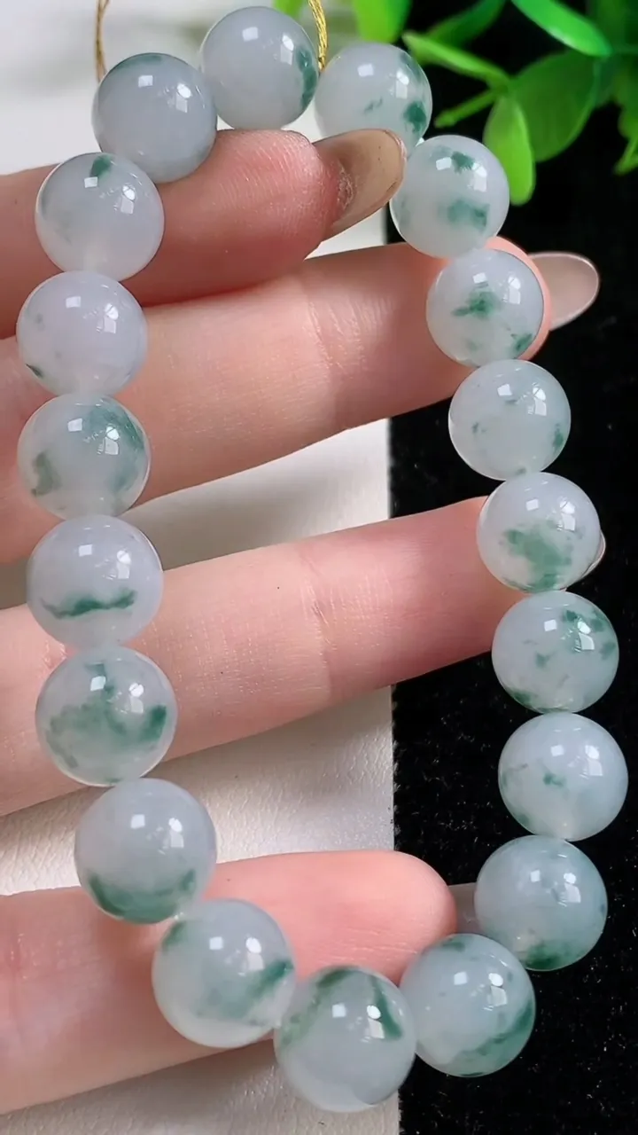 天然A货翡翠种飘花圆珠手串，尺寸10-19颗，重量:32.63g11月4日
工厂直销收藏佳品,种好水