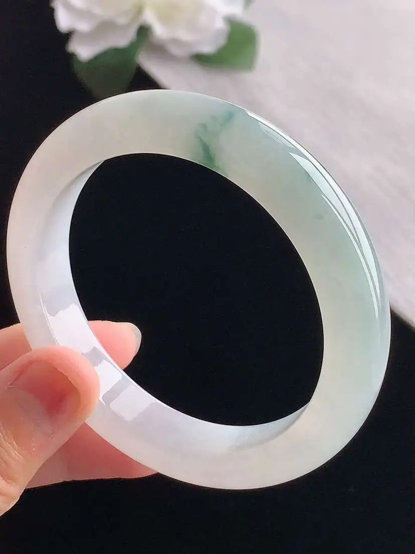 a货翡翠老坑冰种飘花正装正圈手镯圈口  尺寸55.5×11.8×8.8mm 重量59.78g 110