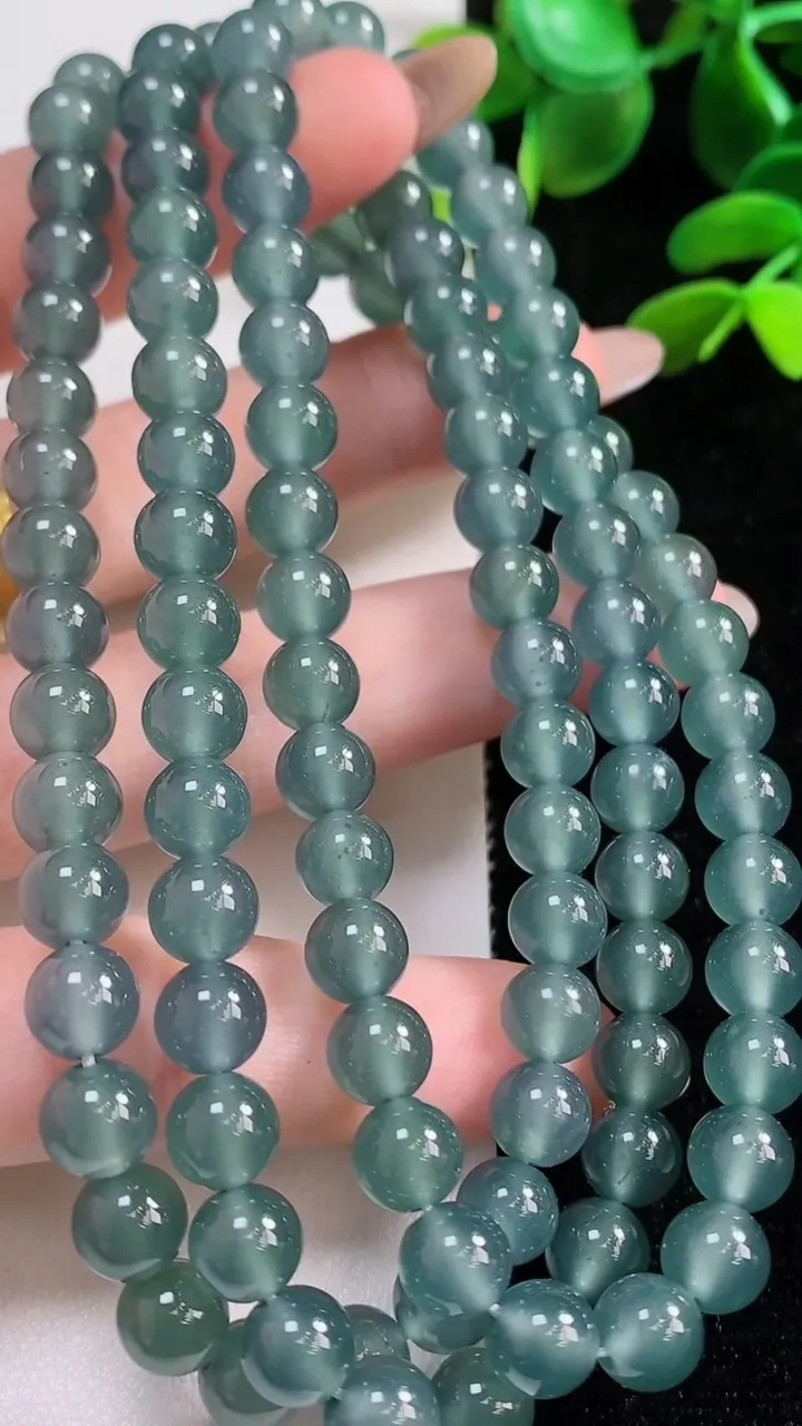 天然A货翡翠货蓝水圆珠项链108颗，尺寸7，重:63.08g11月4日
工厂直销收藏佳品,种好水足，