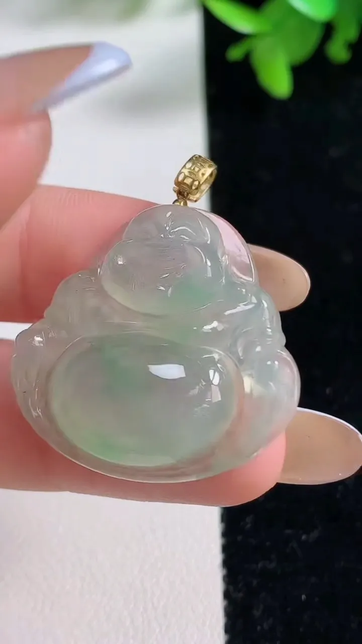 天然A货翡翠佛公吊坠，尺寸28.5-29.5-6.6，重量:7.66g
11月4日